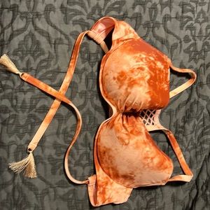 Shade and shore bikini top never worn